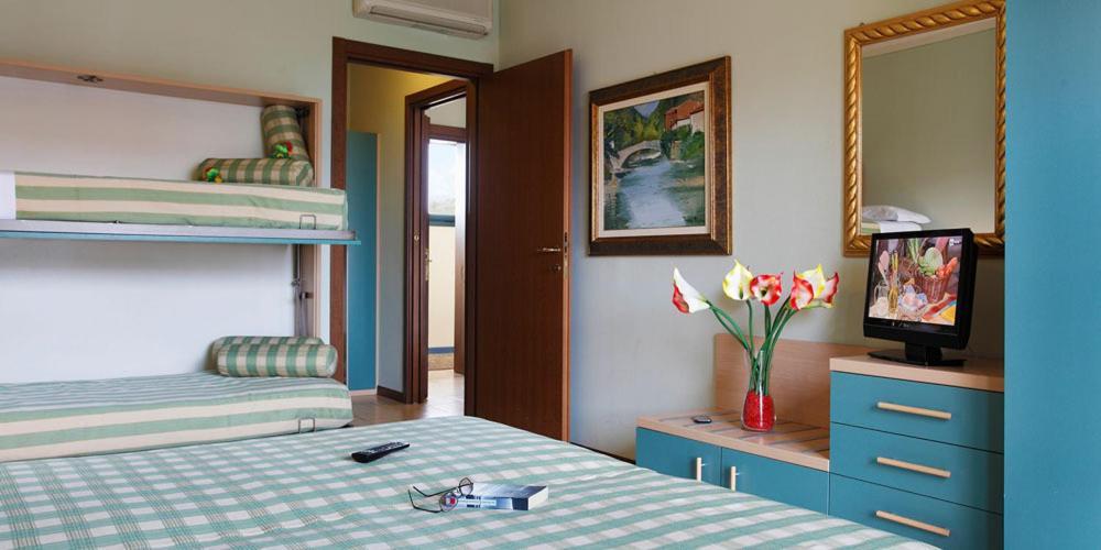 Residence Spiaggia D'Oro Desenzano del Garda Kamer foto
