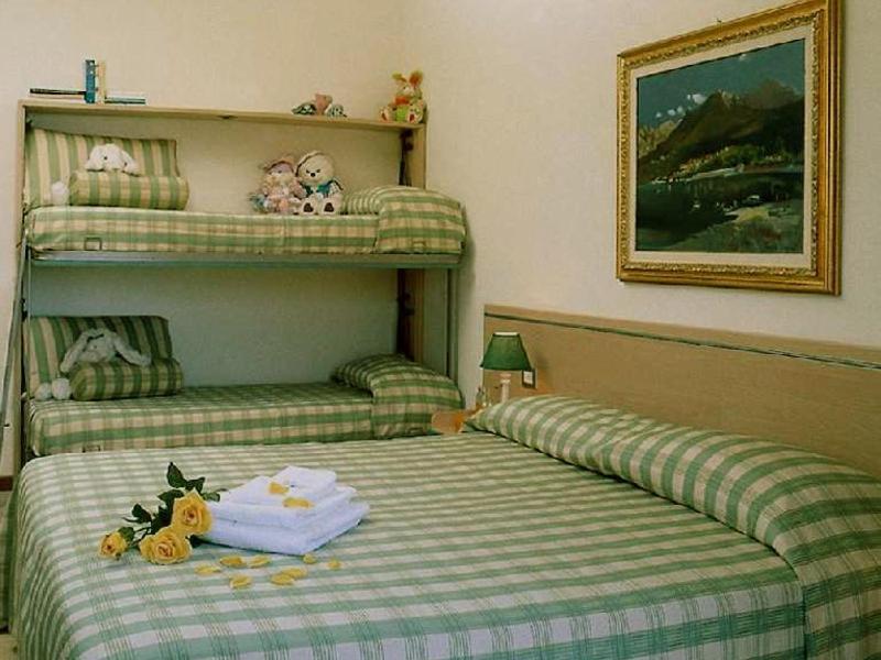 Residence Spiaggia D'Oro Desenzano del Garda Kamer foto
