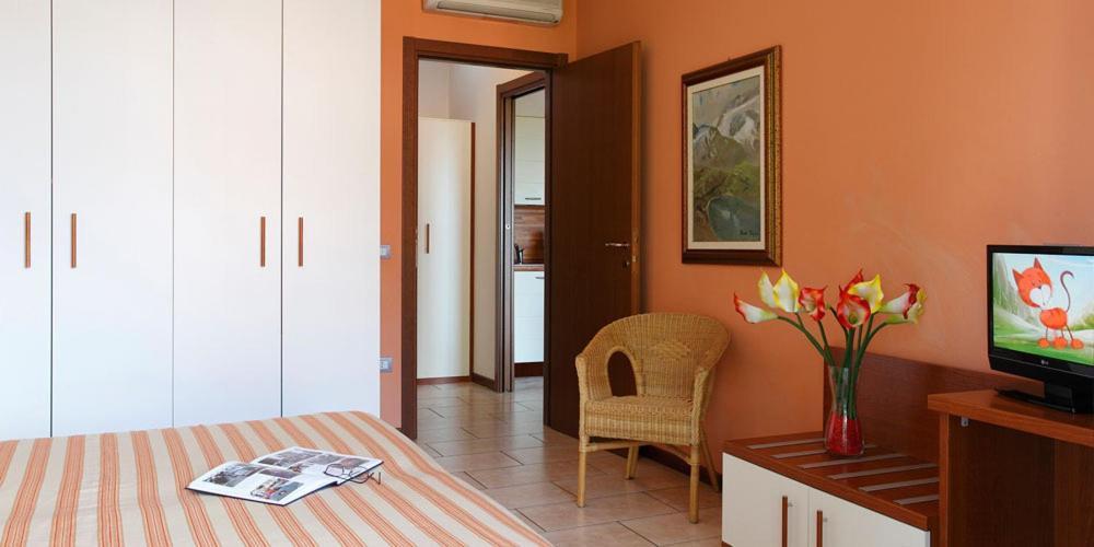 Residence Spiaggia D'Oro Desenzano del Garda Buitenkant foto
