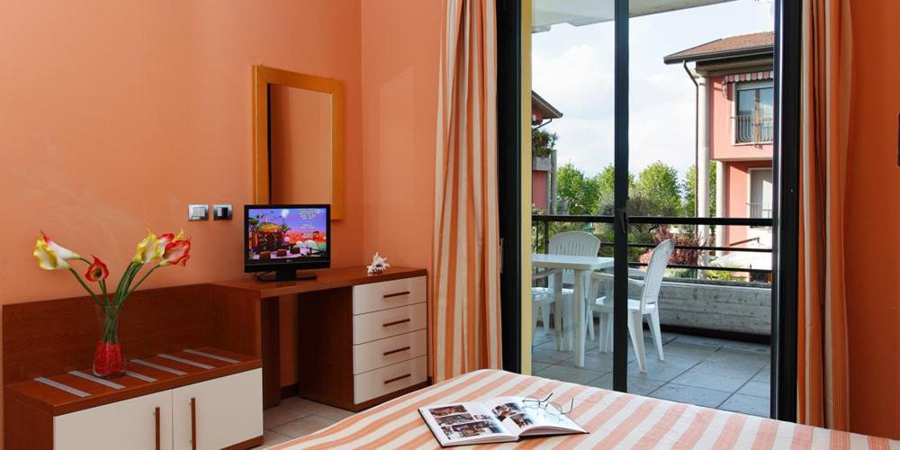 Residence Spiaggia D'Oro Desenzano del Garda Buitenkant foto