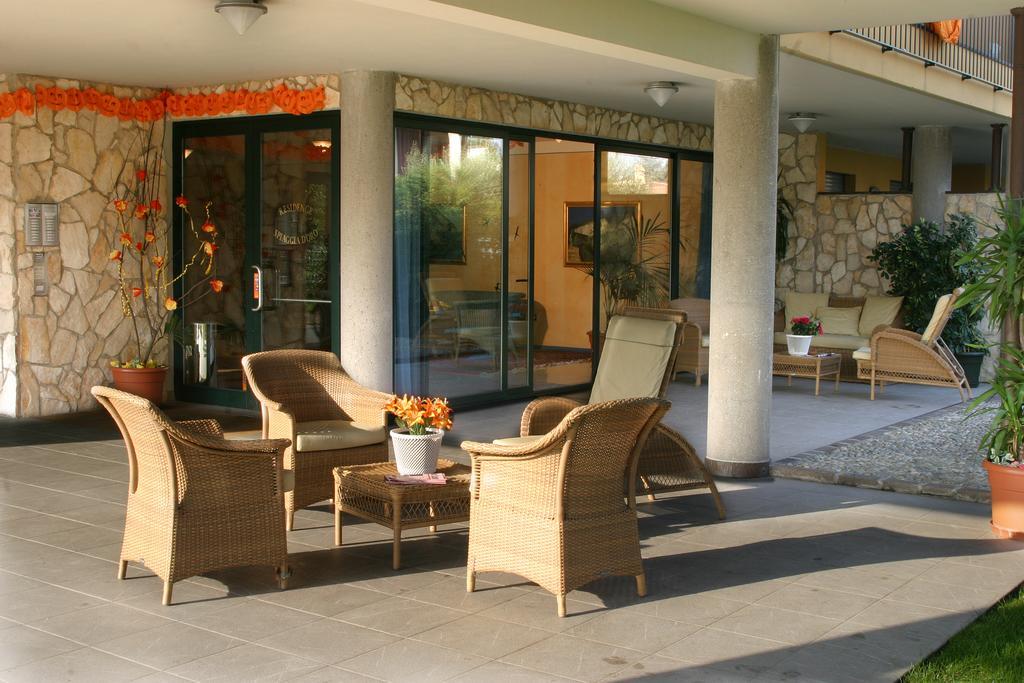 Residence Spiaggia D'Oro Desenzano del Garda Buitenkant foto