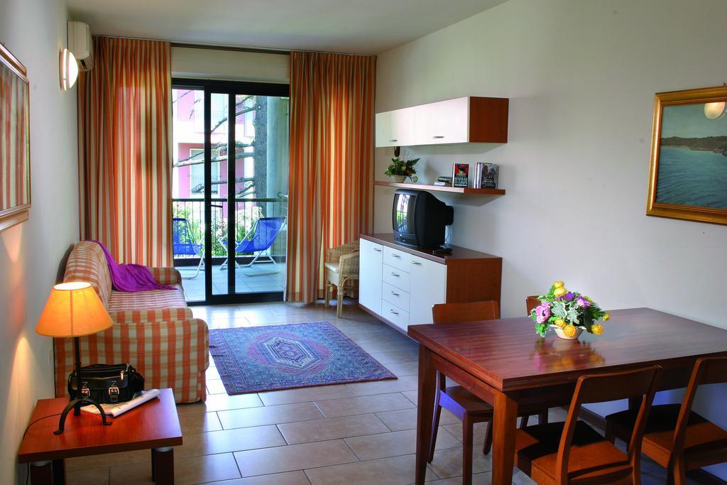 Residence Spiaggia D'Oro Desenzano del Garda Buitenkant foto