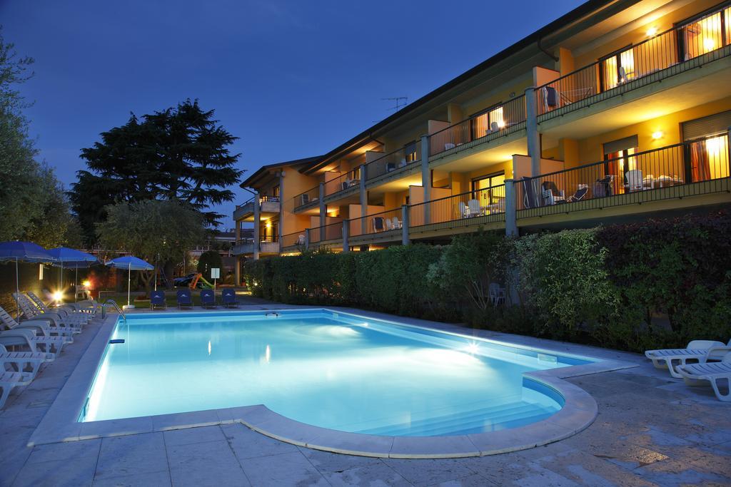 Residence Spiaggia D'Oro Desenzano del Garda Buitenkant foto