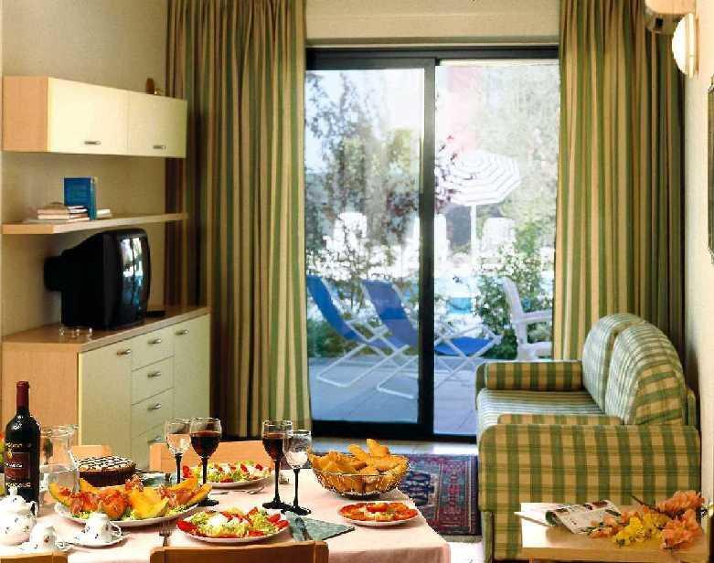 Residence Spiaggia D'Oro Desenzano del Garda Buitenkant foto