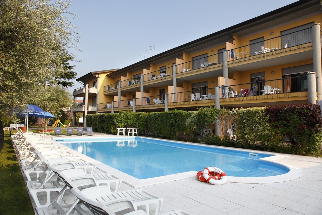 Residence Spiaggia D'Oro Desenzano del Garda Buitenkant foto