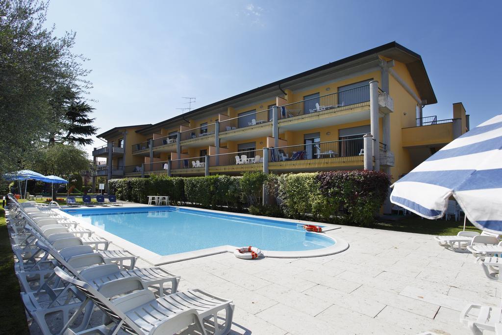 Residence Spiaggia D'Oro Desenzano del Garda Buitenkant foto