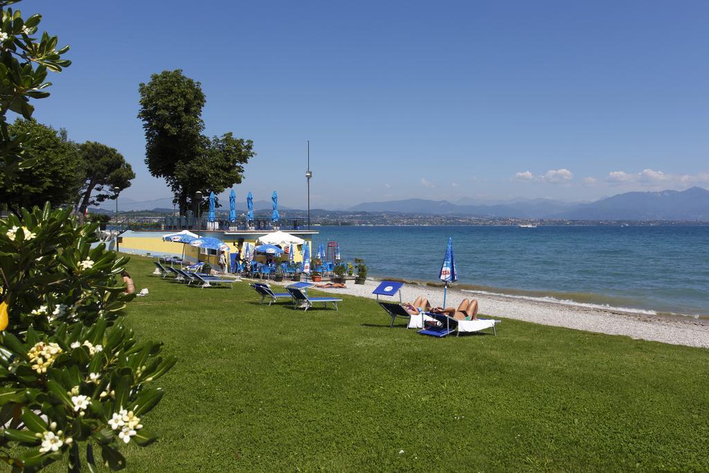 Residence Spiaggia D'Oro Desenzano del Garda Buitenkant foto