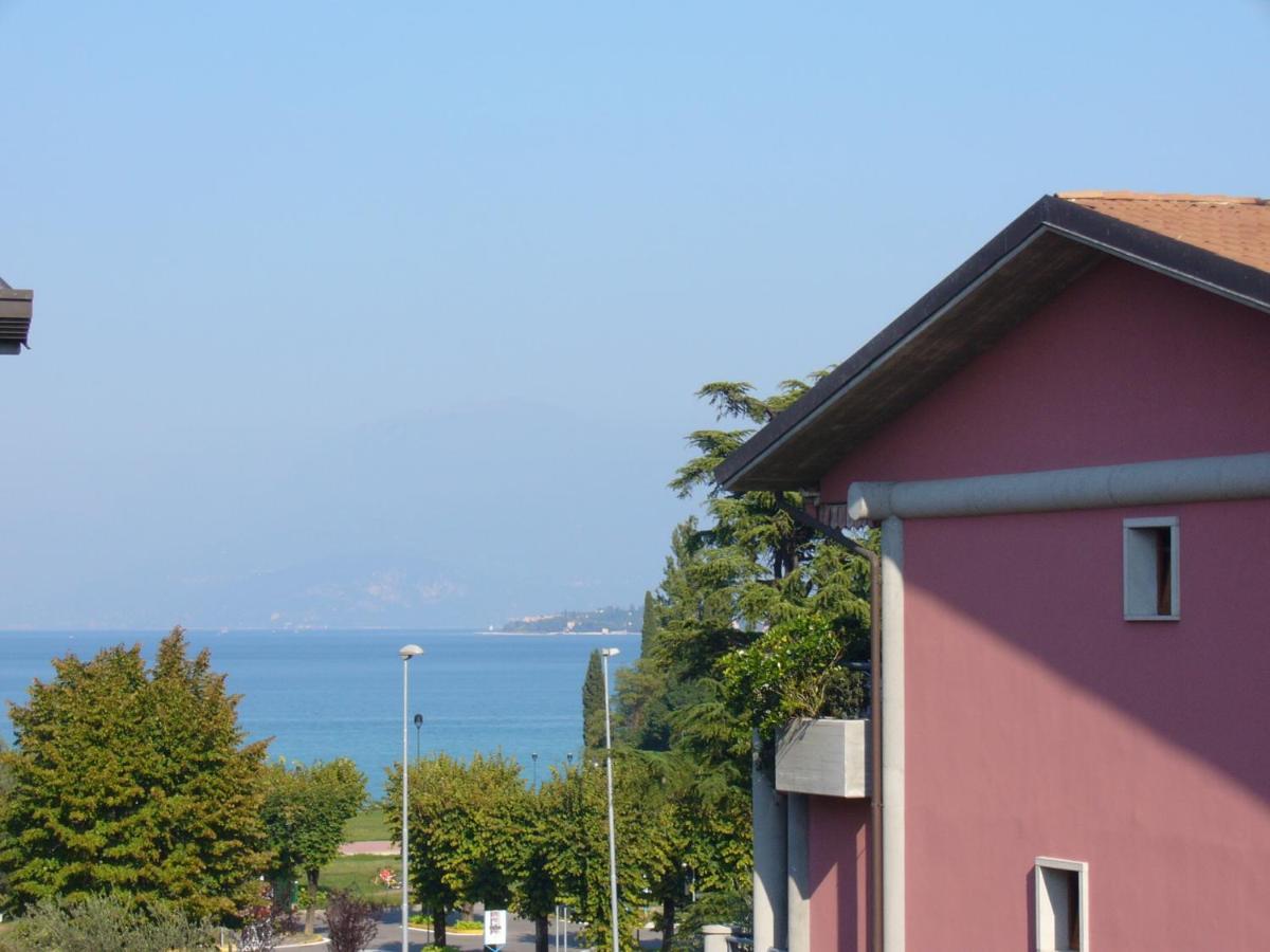 Residence Spiaggia D'Oro Desenzano del Garda Buitenkant foto